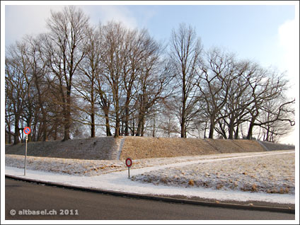 batterie mit wall und graben