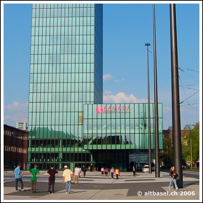 der messeturm am ort des hotels 2006